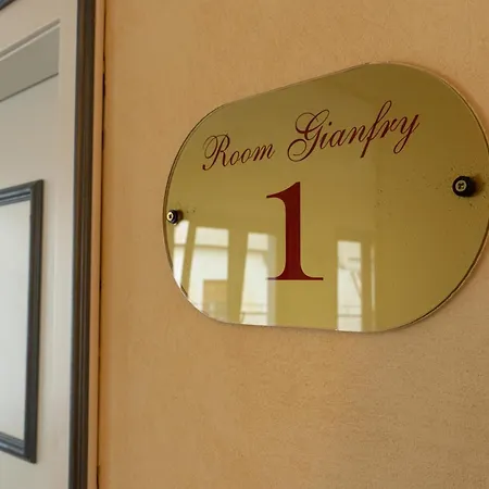 Nocleg ze śniadaniem La Reggia Di Gianfry 3*
