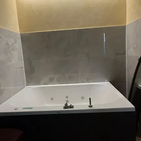 La Reggia Di Gianfry Fermo